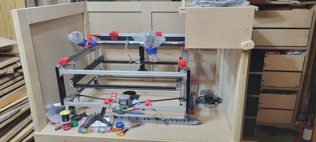 Building a new cnc laser cutter, with a 60 watts Co2 Laser tube. The enclosure is made with mdf