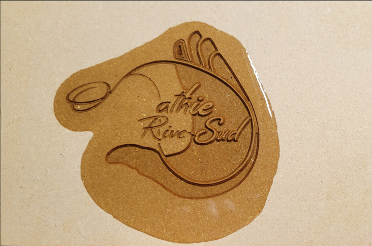 Fisrt test with epoxy for coasters on mdf